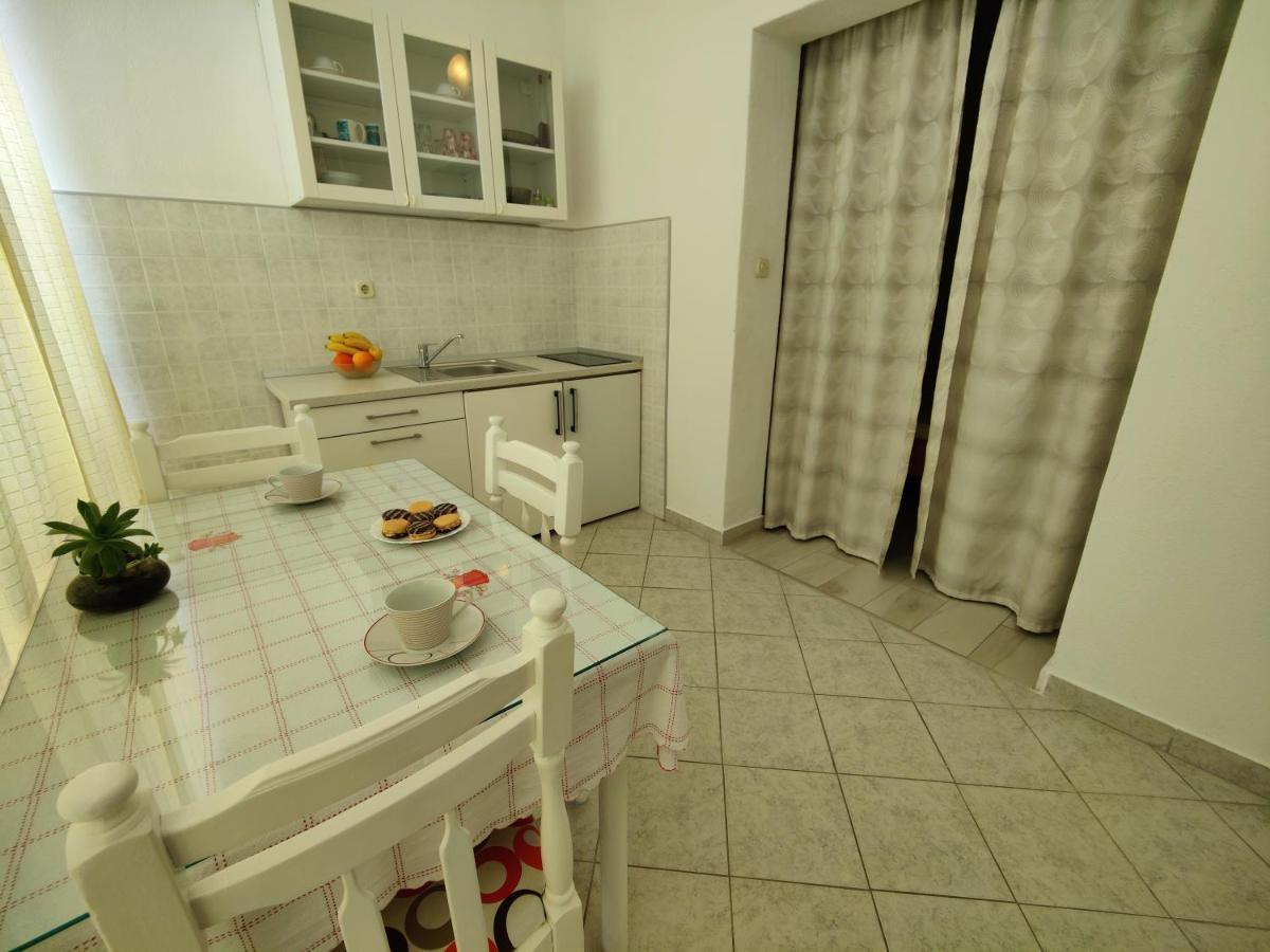 Cosey Studio Apartment For 2 Free Private Parking Makarska Exterior foto